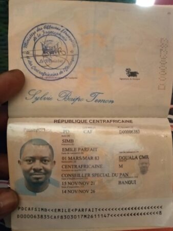 Copie de passeport diplomatique centrafricain délivré par les autorités centrafricaines au Camerounais Emile Parfait Simb