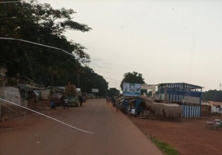 Devant la gare routière de Sibut, à 185 kilomètres de Bangui, dans la préfecture de Kémo