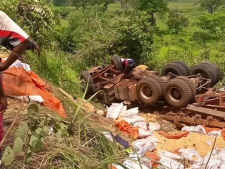 Camion accidenté sur la montagne de Kassango à Boali