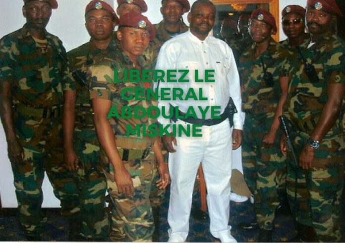 Abdoulaye Miskine et ses éléments abdoulaye-miskine Le general koumtanmadji martin alias Abdoulaye Miskine est poursuivis au Tchad pour participation à des mouvements insurrectionnels, association des malfaiteurs, enlèvement, séquestration, sévices graves, extorsion des biens, assassinat, viol et torture.