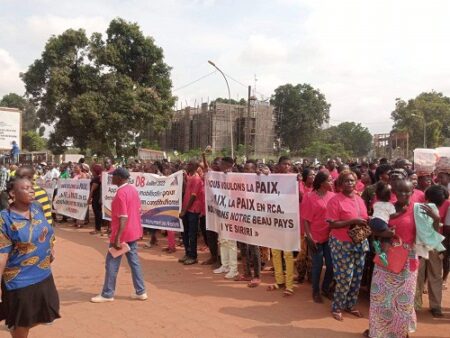manifestation des jeunes partisans du pouvoir en place à Bangui le 8 juillet 2022