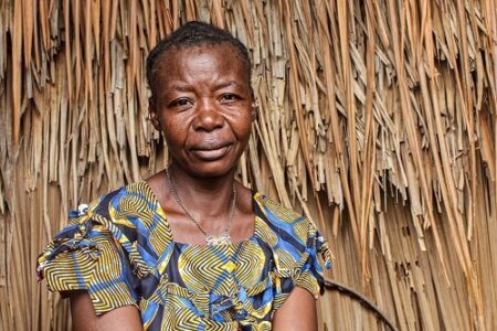 sabine, une mère déplacée sur le site de la mission catholique d'Alindao, au centre-est du pays.