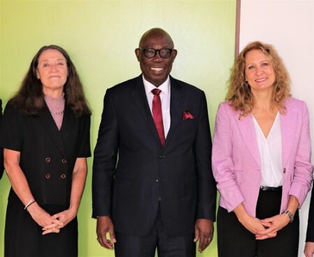 L'Ambassadrice Van Schaack et l'Ambassadrice des États-Unis en République centrafricaine, Patricia Mahoney, ont beaucoup apprécié leurs audiences avec le Premier ministre Felix Moloua