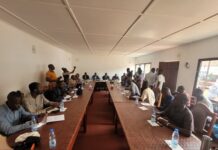 Vue de la salle lors de la conférence de presse du BRDC au siège du parti PATRIE à Bangui