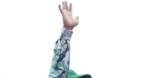 martin ziguelé main en l'air lors du meeting du brdc à l'ucatex le 27 août 2022