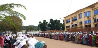 Des femmes de tous les quartiers de Bangui transportées en ville pour manifester contre les femmes de la Cour constitutionnelle