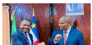 De droite à gauche, le Président centrafricain Faustin Archange Touadera et le sulfureux camerounais Emile Parfait Simb