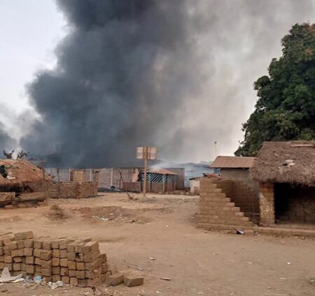 Quartier de la douane à Béloko incendié par les rebelles de la CPC, le samedi 21 janvier 2023 copyrightCNC