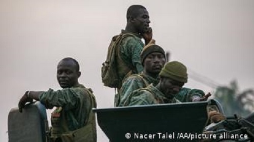 des soldats FACA lors d'une patrouille
