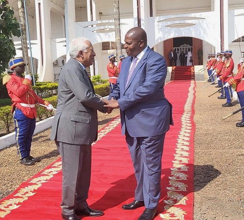 Le Premier ministre du Portugal Antonio COSTA reçu par le Président centrafricain Faustin Archange Touadera au palais de la renaissance à Bangui, le vendredi 3 février 2023. CopyrightLarenaissance
