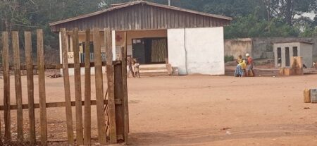 Direction locale de la société VICA, située à 25 kilomètres de Berberati, à l'ouest de la Centrafrique. CopyrightCNC