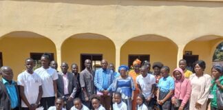 Les participants à l'atelier sur la précarité au lycée Ben Rachid de Bangui