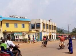 Reportage : bienvenue à « Colombie », un des quartiers les plus turbulents de Bangui, où règnent le désordre et le chaos