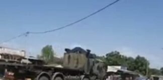 Un camion remorque militaire de l'armée française a Goré au sud du Tchad