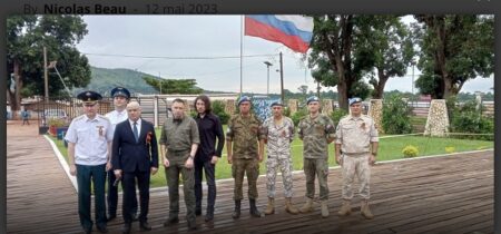 Voici une belle photo de famille qui réunit  l’ambassadeur de Russie, les Russes de la Minusca et les mercenaires de la société Wagner