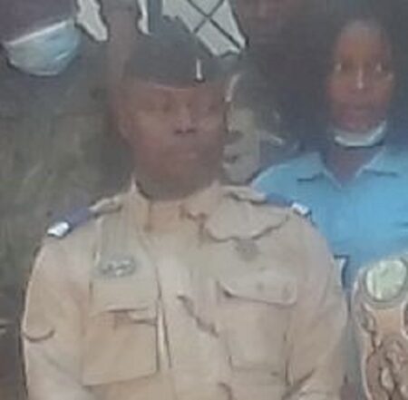 Capitaine Gatien MAGNA, Commandant de Groupement de la Gendarmerie Territoriale Mambere Kadeï - Sanhga-Mbaere, intervenant sur les techniques d'enquête en matière pénale