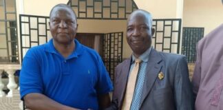 Le président Touadera et le maire de la commune de Loura Alain TAM à la résidence de Touadera à Bangui