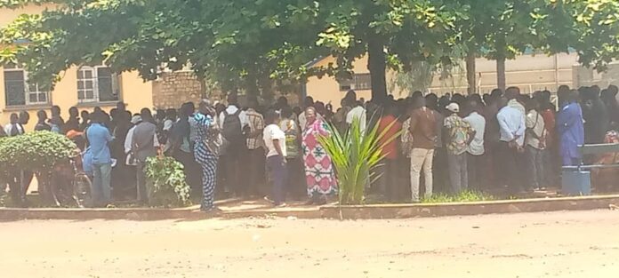 Assemblée générale des employés de la mairie de Bangui Assemblee-generale-des-employes-de-la-mairie-de-Bangui Crise à la Mairie de Bangui : Les employés menacent d’observer une grève à partir du lundi