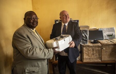 La MINUSCA renforce la Cour de cassation de Bangui avec des équipements informatiques et des fournitures de bureau