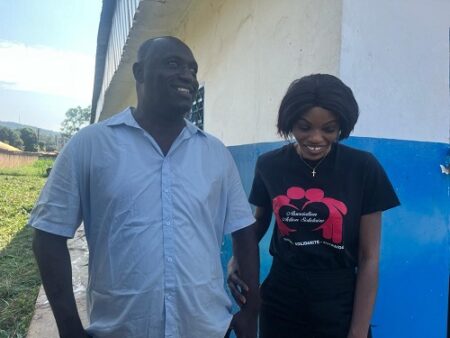La Présidente de l'association Action solidaire et le directeur de l'école des aveugles de Benz-vi à Bangui