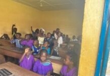 Centrafrique : Quand les aveugles réussissent mieux que les voyants à l’école. Incroyable! Centrafrique : Quand les aveugles réussissent mieux que les voyants à l’école. Incroyable!