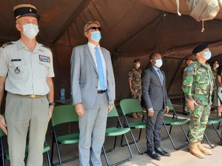 L'ancien ministre Lionel Dounda à la cérémonie de rotation des forces françaises à Bangui