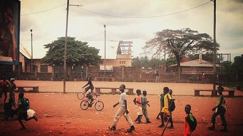 Le terrain mytique de basketball de l'école Koudoukou, dans le troisième arrondissement de Bangui, renové en 2023 par la mission française de la logistique appelée Mislog. Ce terrain a formé beaucoup des grands joueurs de basket centrafricains dans le passé, et même jusqu'à ce jour