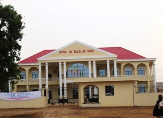 Mairie de Dékoua, dans la préfecture du Kémo, au centre de la République centrafricaine.