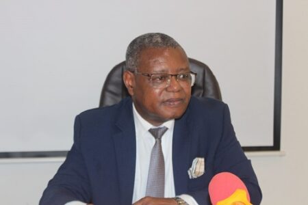 Dr. Pierre Somsé, ministre de la santé et de la population lors de son point de presse à Bangui le 7 avril 2024 à Bangui.
