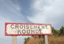 Panneau indiquant le croisement Koundé sur la route entre Baboua - Béloko