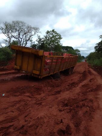 Camion enlisé sur une route boueuse, République centrafricaine