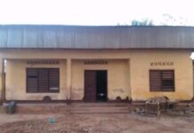 Baccalauréat bradé : quand l’exception devient une insulte au mérite La maison familiale Bomba, objet central du conflit d’héritage et des manipulations judiciaires. la_maison_familiale_bomba_a_sica_3_a_bangui Famille Bomba : quand un problème de l’héritage devient une grande mafia judiciaire du jamais vue.