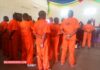 Les 17 accusés en tenue orange, dont Dieudonné Ndomathé, devant la cour criminelle de Bangui