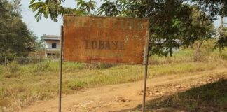 Panneau de signalisation de la préfecture de la Lobaye.