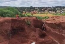 Exploitation minière à Gaga, dans l'Ombella-Mpoko. Les conséquences sont visibles pour la population. Photo : Rolf Steeve Domia-Leu site_minier_de_gaga L'or qui tue : Le lourd tribut environnemental de l'exploitation minière en Centrafriqu