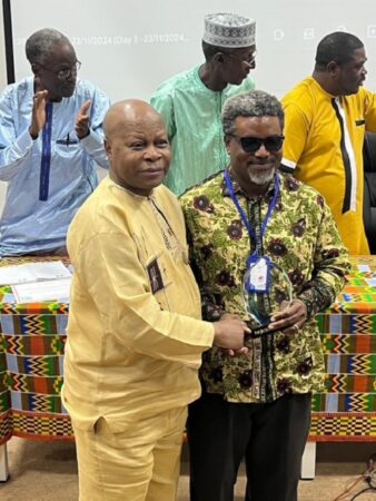 Le Professeur Daniel Oluwole Makindé de University of Cape Town, South Africa, Premier gagnant du Prix N'Guerekata pour l'Excellence en Mathématiques ce Samedi 23 Novembre 2024 a l'Université Abdou Moumouni de Niamey. le Pr. Makinde est auteur de 145 pu. Photo profil Facebook du Professeur Nguerekata