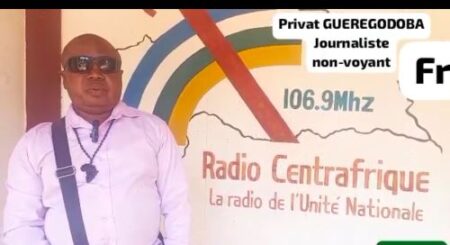 Aveugle, diplômé et exploité : À la Radio Centrafrique, Privat Gueregodoba produit des émissions sans salaire depuis 3 ans