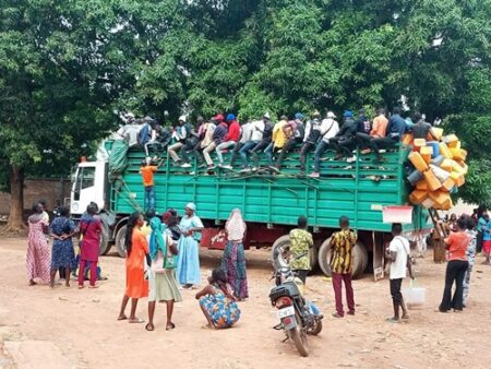 Les futurs enseignants centrafricains transportés comme des moutons dans des conditions dangereuses vers Bambari