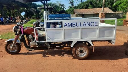 Le dispensaire de l’arrondissement de Bokanga, situé dans la commune de Mbata, a reçu une ambulance offerte par l’honorable Hassan Akhras.