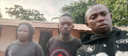Les artistes du groupe Sakala dans leur auberge à Zawa, situé à 35 kilomètres de Yaloké, dans la préfecture de l'Ombella-Mpoko