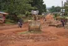 Centrafrique : Quand les bras cassés de la septième république livrent Berberati au chaos des carburants Centrafrique : Quand les bras cassés de la septième république livrent Berberati au chaos des carburants