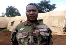 De 5 000 à 150 000 Francs CFA pour s’enrôler » : L’alerte d’Elie Oueifio sur le business anarchique du recrutement militaire sous Touadéra De 5 000 à 150 000 Francs CFA pour s'enrôler » : L’alerte d'Elie Oueifio sur le business anarchique du recrutement militaire sous Touadéra