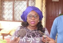 Centrafrique : la Dictature du népotisme à l’ACFPE, les Familles de la ministre Annie Michelle Mouanga et Renée Bimbo remplacent les compétences par des incompétents surpayés ! La ministre du travail, Renée Michelle Mouanga, soeur ainée de la directrice générale de l'ACFPE, madame Renée Bimbo