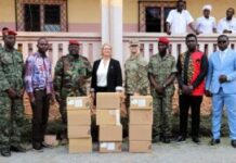 Lutte contre Ebola et aide humanitaire : Les détails du financement américain de 200 millions de dollars en RCA Centrafrique : les États-Unis appuient les FACA avec du matériel de dépistage du VIH