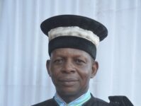 Le mytho-dictateur Faustin-Archange Touadéra reconnaît lui-même que la mafia s’enracine au milieu judiciaire en RCA Le mytho-dictateur Faustin-Archange Touadéra reconnaît lui-même que la mafia s'enracine au milieu judiciaire en RCA