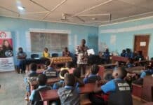 Journée des droits de l’enfant : Action Solidaire sensibilise les élèves de Bangui sur leurs droits et devoirs Journée des droits de l’enfant : Action Solidaire sensibilise les élèves de Bangui sur leurs droits et devoirs