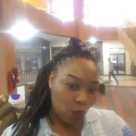 Madame Olga Lubazandio lors de l'assemblée générale des travailleurs journaliers de la Minusca