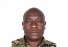 Sur le site minier chinois de Rondji, puis de Gobolo : comment l’adjudant-chef Kota Maboko bâtit son empire financier en volant les graviers chinois Sur le site minier chinois de Rondji, avant d’être affecté à Gobolo : comment l’adjudant-chef Kota Maboko bâtit son empire financier en volant les graviers chinois