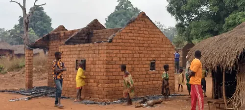 Opération Hibou sur le site de déplacés de Ngouli à Obo : tortures, tabassages et incendies d’habitations
