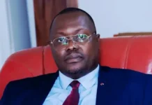 Centrafrique: le célèbre griot Kossimatchi menace de détruire complètement le ministre Roméo Gribinghi Monsieur Blaise Didatien Kossimatchi, ex-enfant de rue, devenu depuis quelques années le grand griot et milicien du régime du Professeur Faustin Archange Touadera